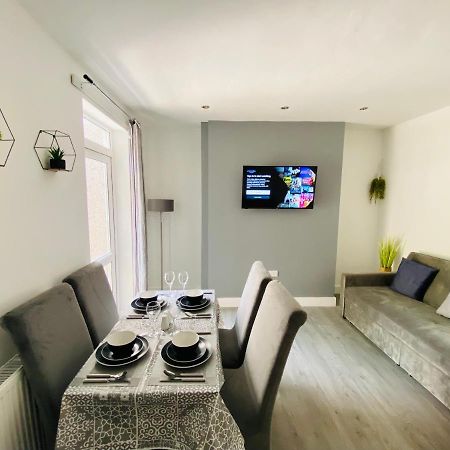 Emerald Living, 4 Bedrooms In The Heart Of Swansea, Close To Beaches! Exterior photo