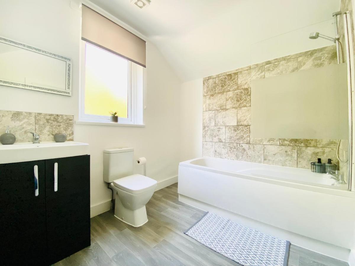 Emerald Living, 4 Bedrooms In The Heart Of Swansea, Close To Beaches! Exterior photo